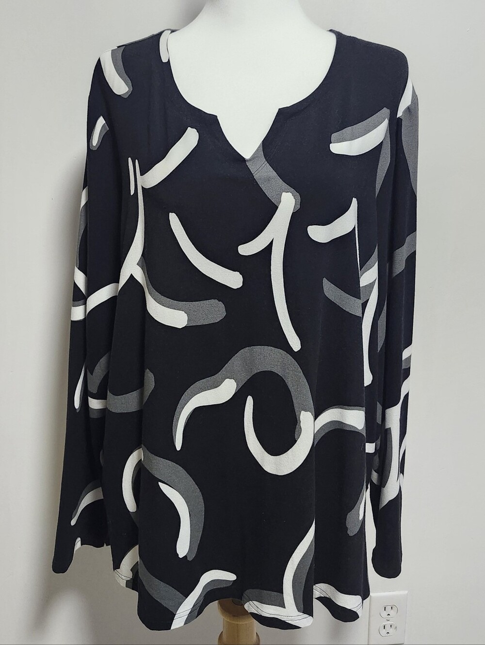 Blue Sky Bamboo Blend Long Sleeve Abstract Top